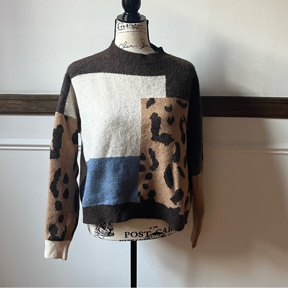 Color Block Sweater - Picture 2 of 6